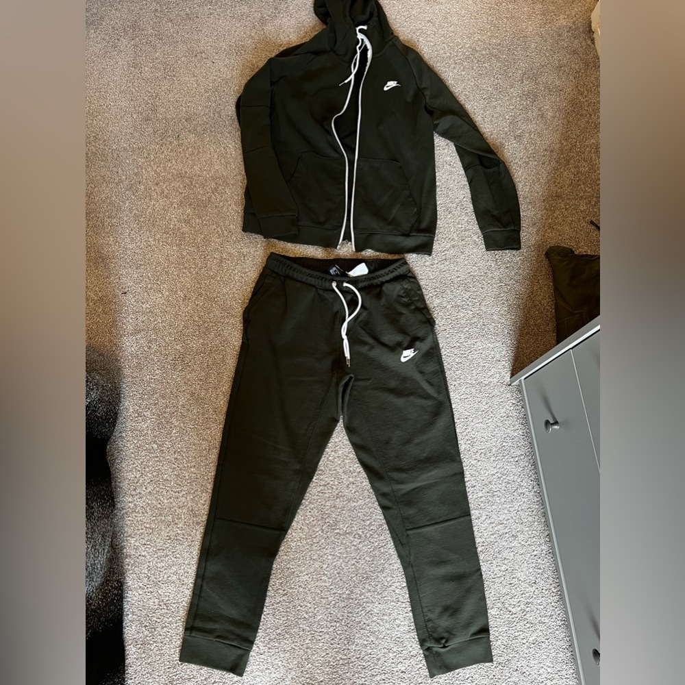Nike Sweat Suit